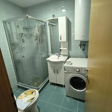 Apartment D Center *